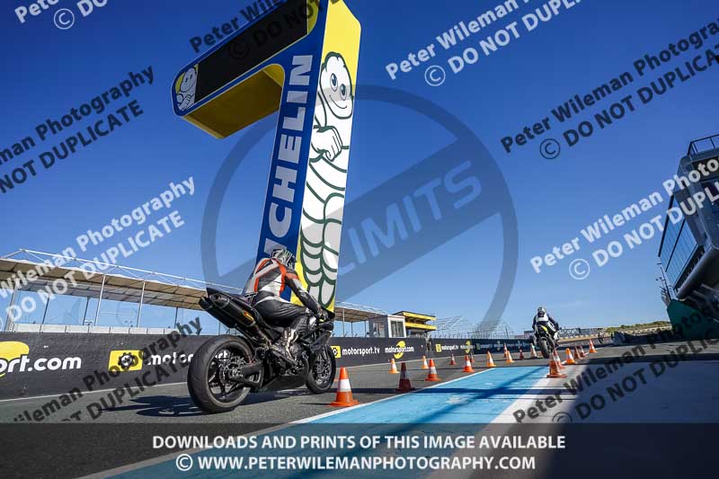 France;Le Mans;event digital images;motorbikes;no limits;peter wileman photography;trackday;trackday digital images